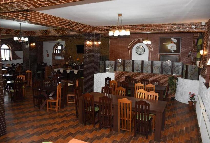 פנסיון Royal Castle