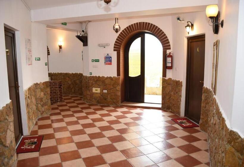 פנסיון Royal Castle