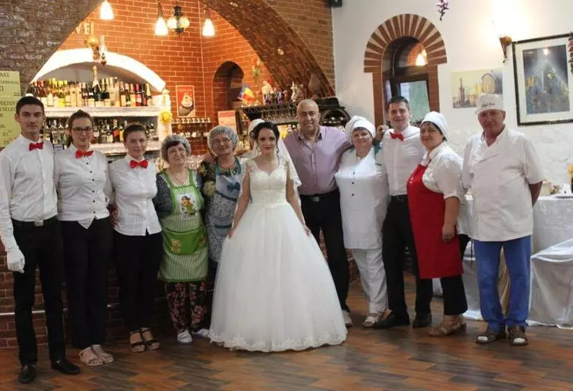 Majatalo Royal Castle