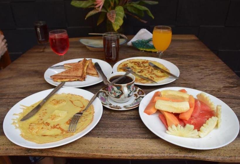 بنسيون Tirta Yoga Inn