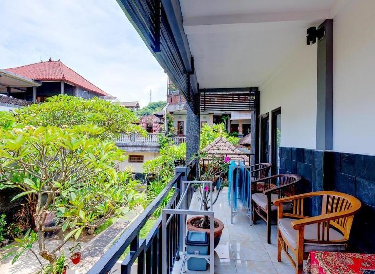 بنسيون Tirta Yoga Inn