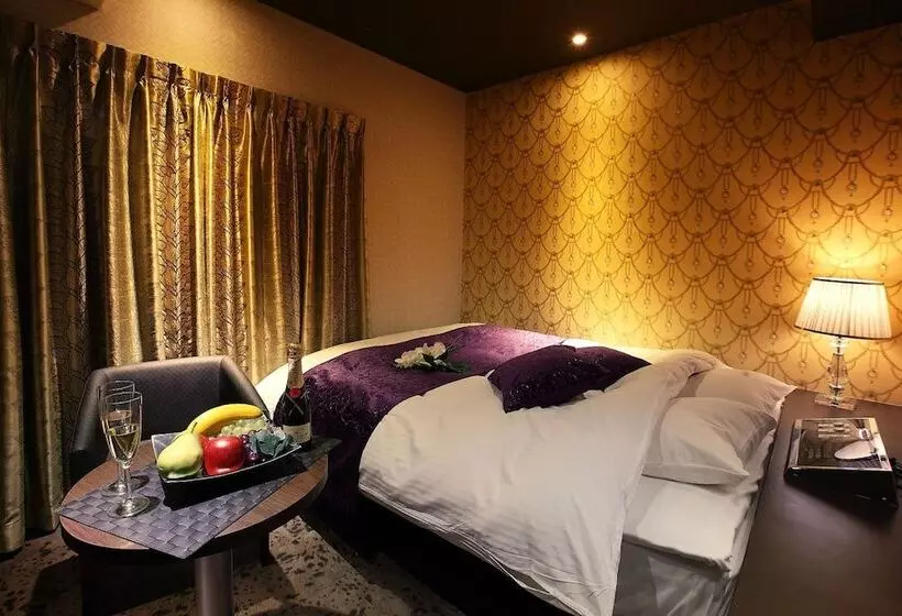 Hotel L Eclair