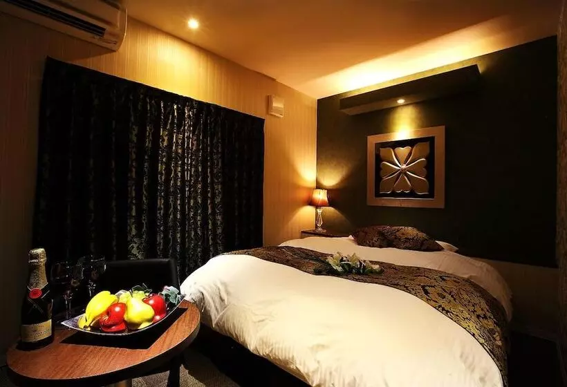 Hotel L Eclair