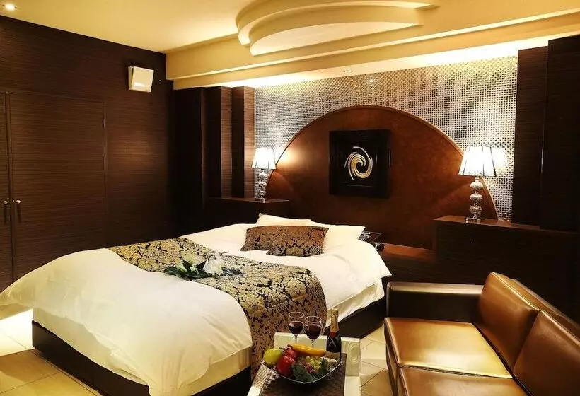 Hotel L Eclair