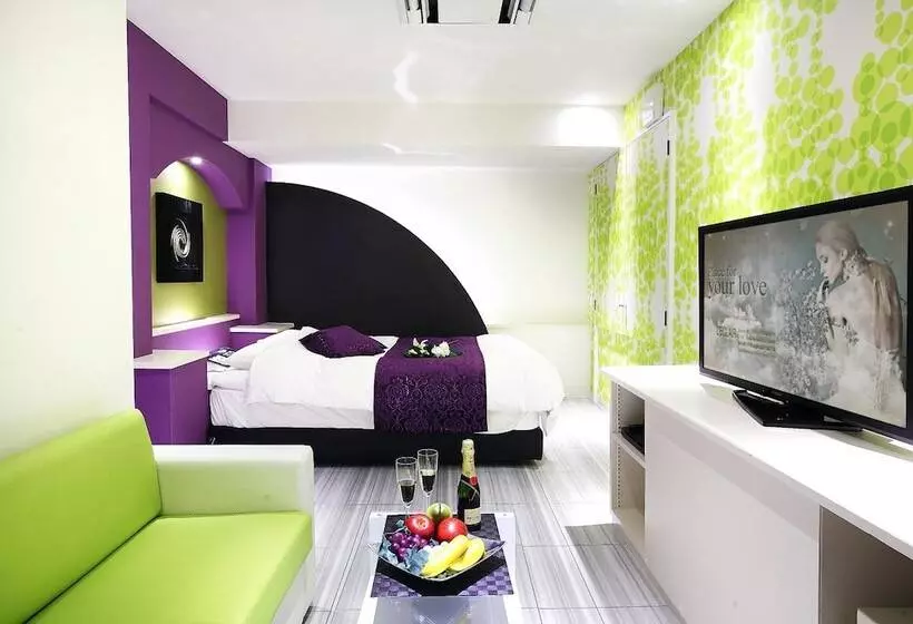 Hotel L Eclair