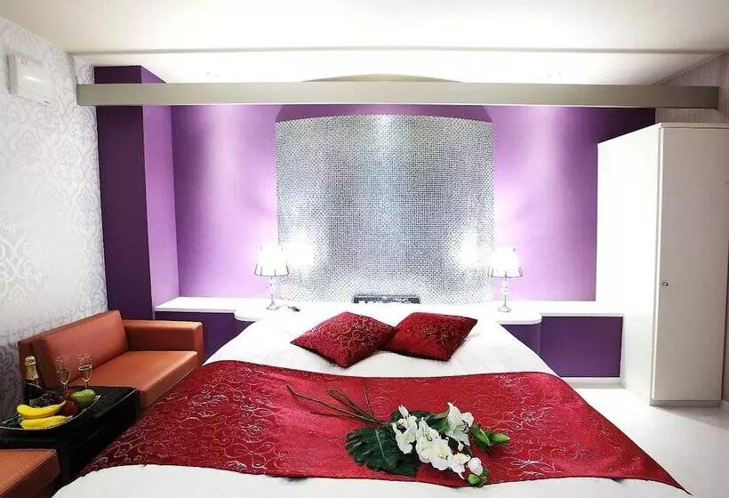 Hotel L Eclair