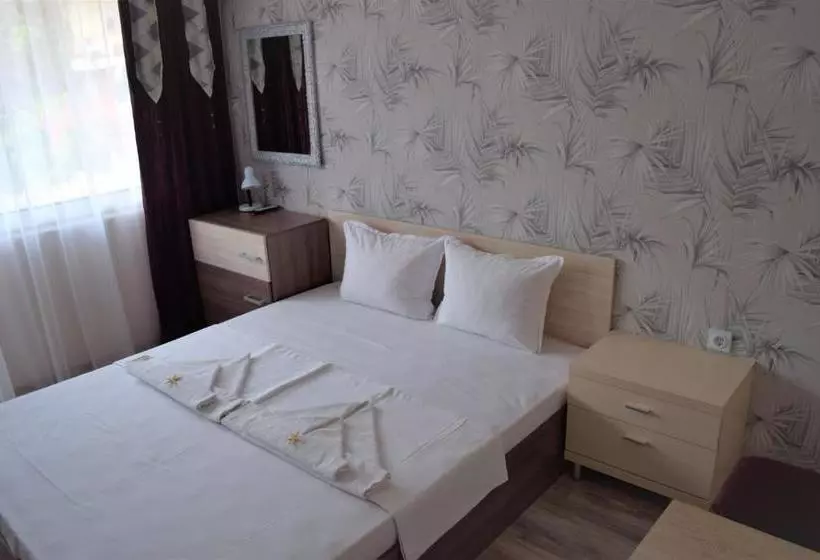 پانسیون Guest House Gloria