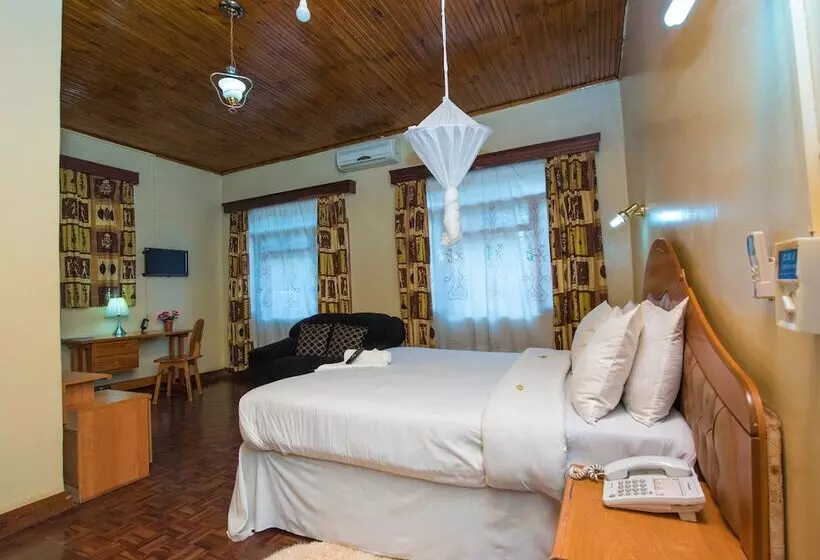 پانسیون Nelly S Guesthouse