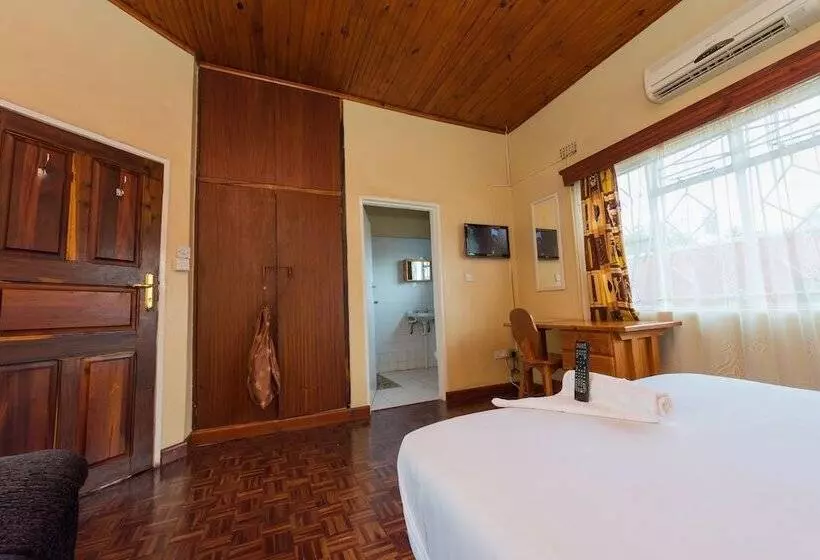 پانسیون Nelly S Guesthouse