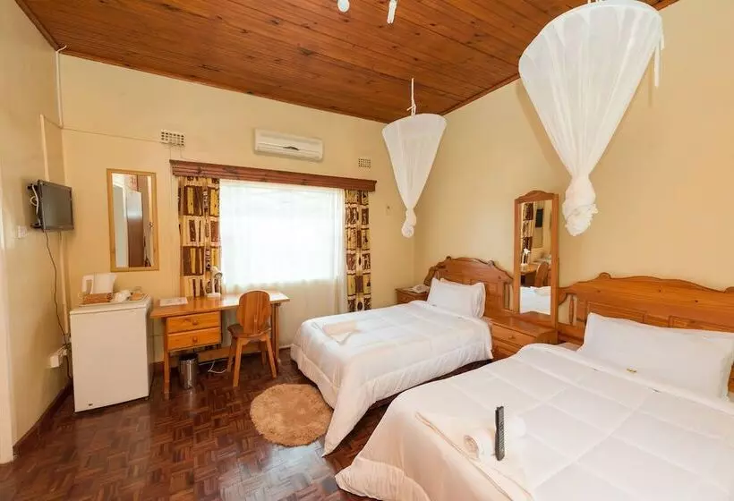 پانسیون Nelly S Guesthouse