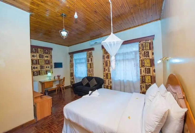 پانسیون Nelly S Guesthouse