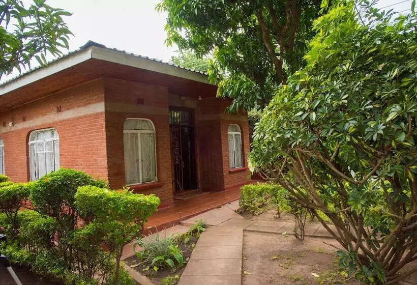 پانسیون Nelly S Guesthouse