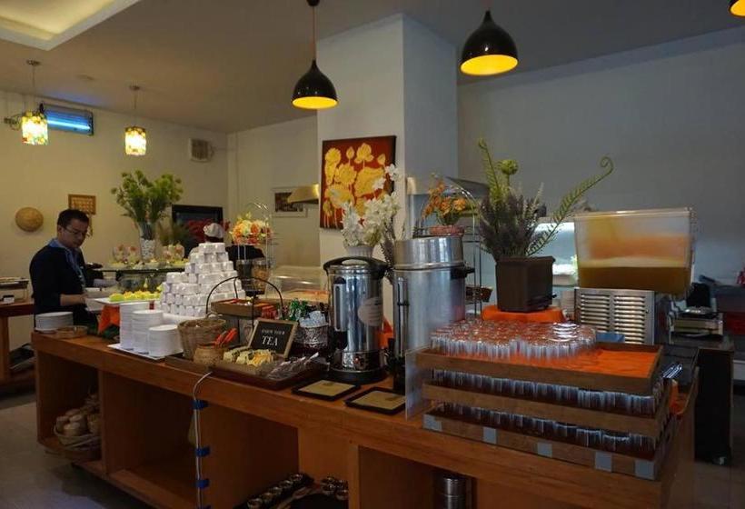 פנסיון Rinradee Place