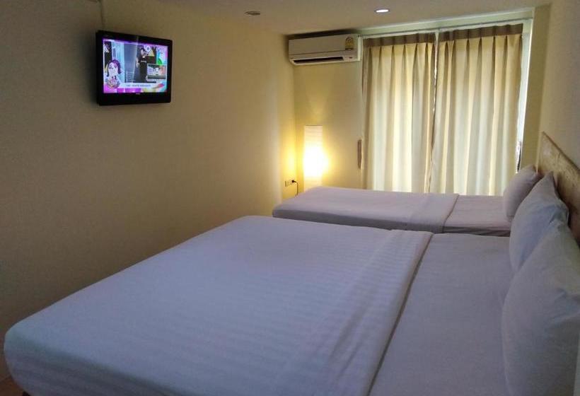 פנסיון Rinradee Place