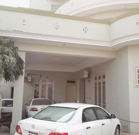 پانسیون Royal Castle Guest House