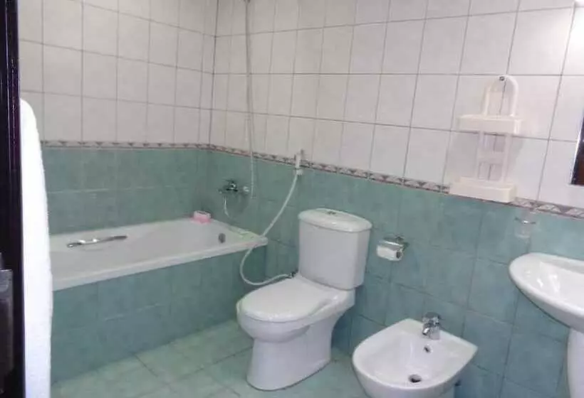 پانسیون Royal Castle Guest House