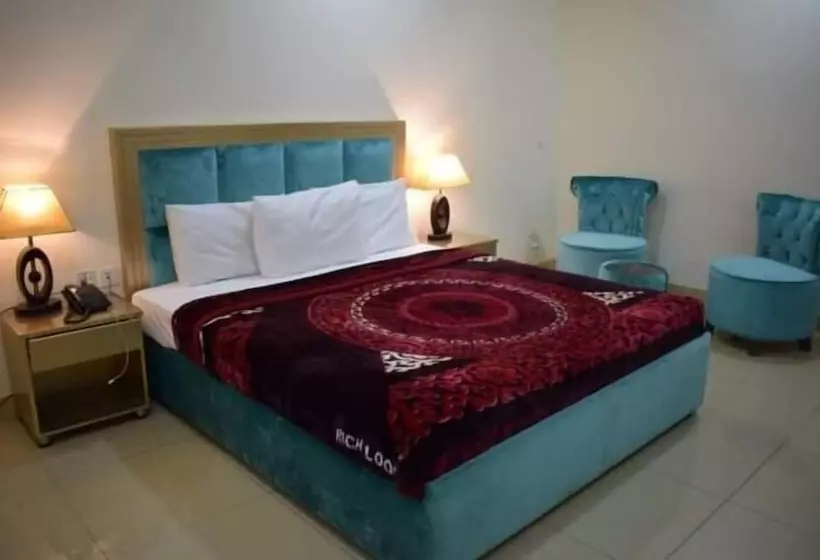 پانسیون Royal Castle Guest House