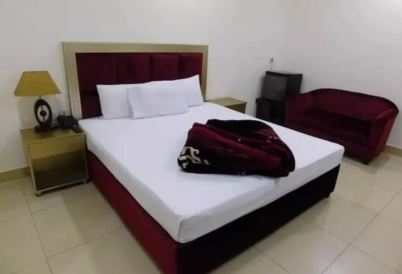 پانسیون Royal Castle Guest House