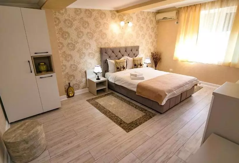 Majatalo Floare De Iris