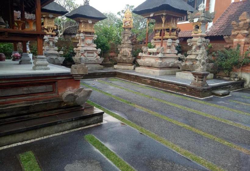 פנסיון Suryadina Guest House