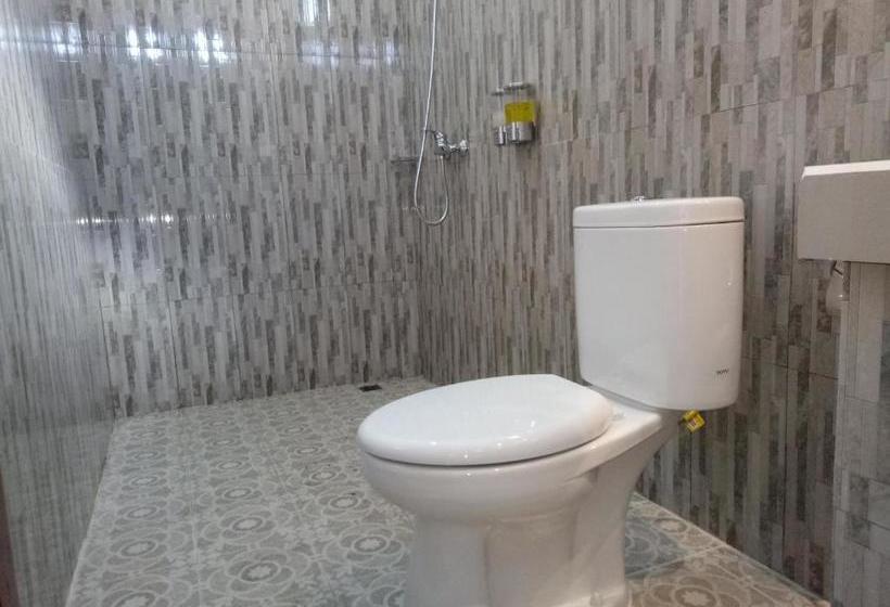 פנסיון Suryadina Guest House