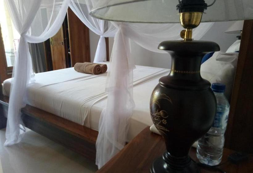 פנסיון Suryadina Guest House