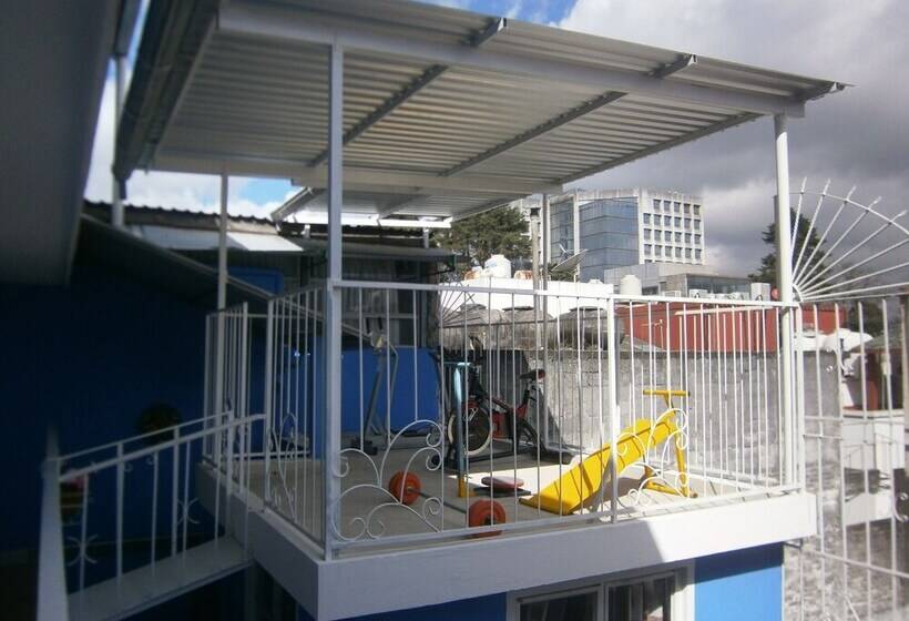 La Pension Casa Azul   Hostel