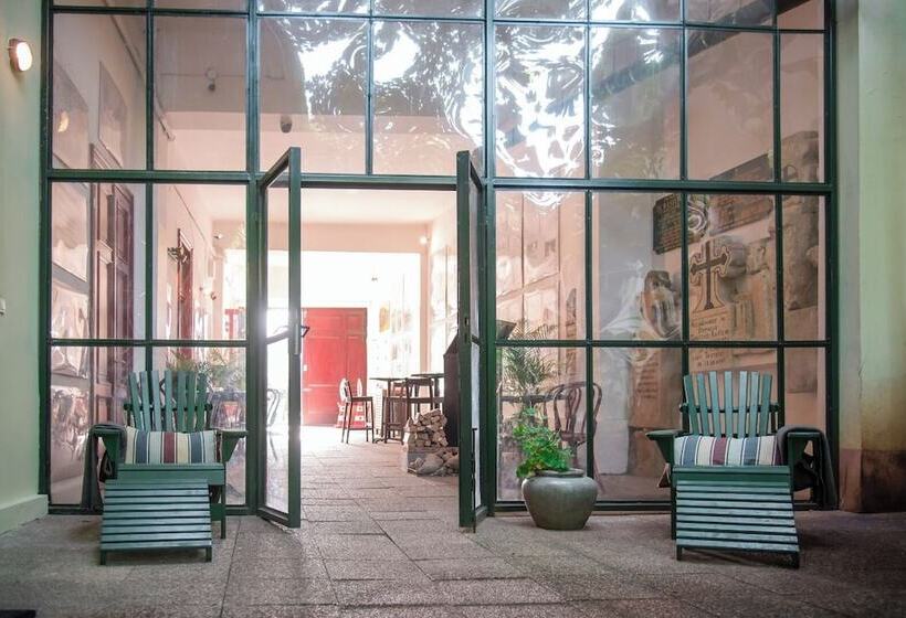 بنسيون Ratiu House