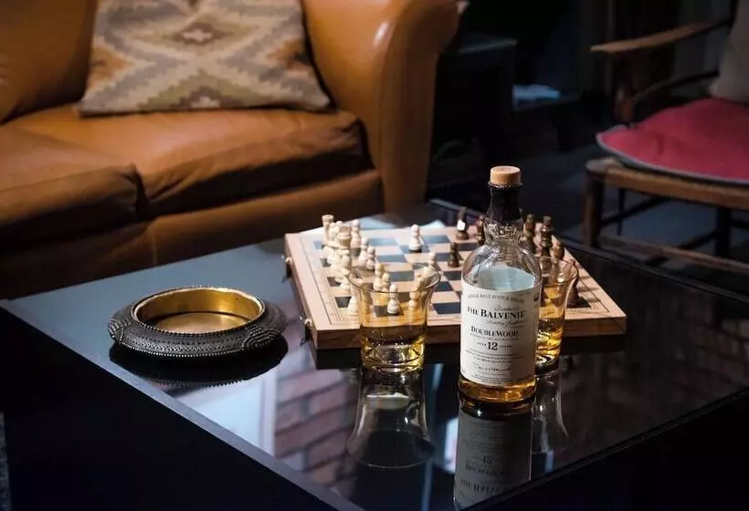 Majatalo Ratiu House