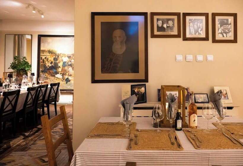 بنسيون Ratiu House