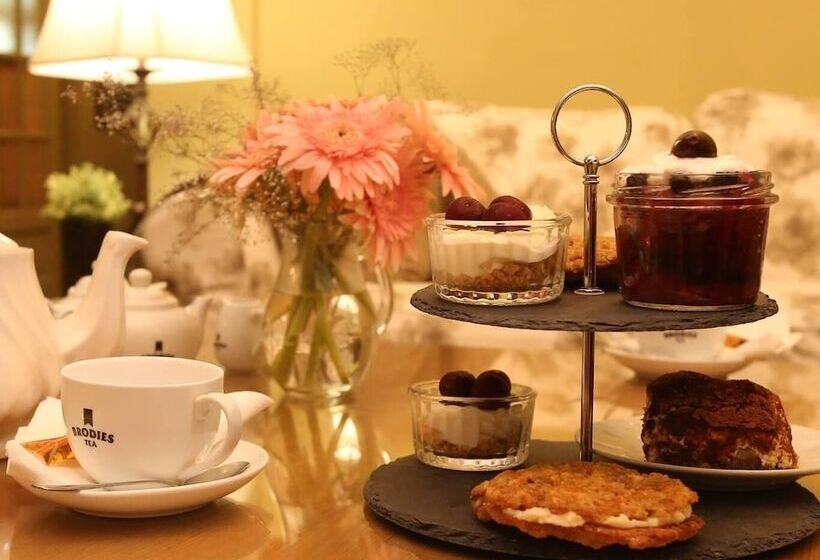 بنسيون Ratiu House