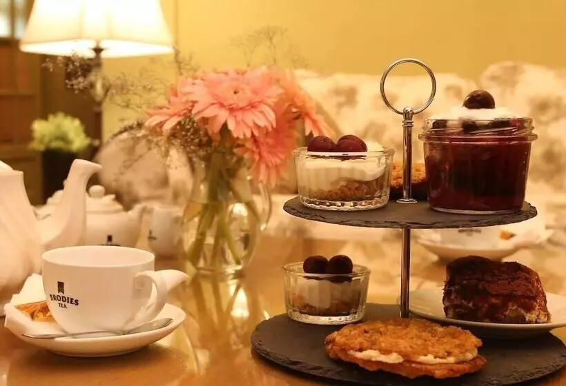 Majatalo Ratiu House