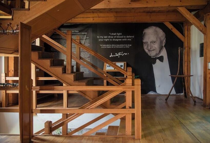 بنسيون Ratiu House