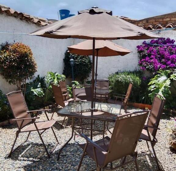 הוסטל Posada De Santa Elena