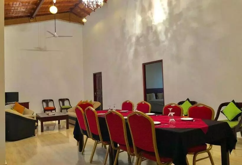 Hotel Sundowners Guesthouse