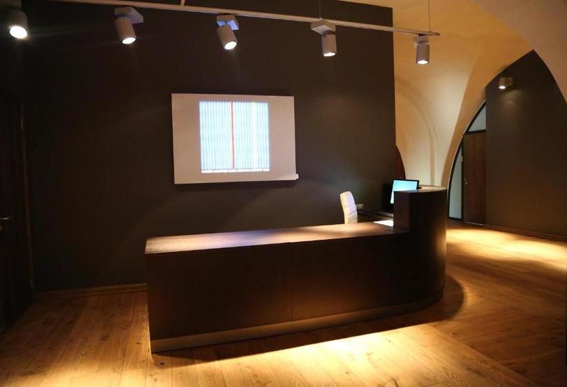 پانسیون Rothko Museum Residences