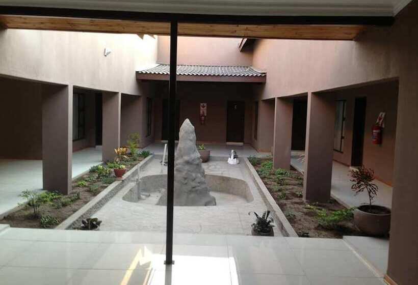 پانسیون Senthaga Guest House And Safaris