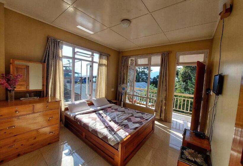 پانسیون Shikher