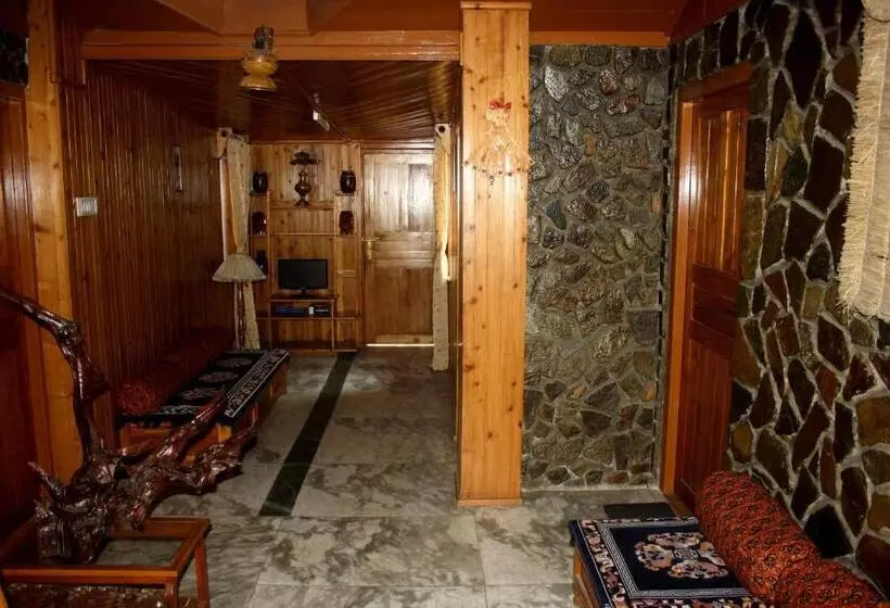 ペンション Shikher