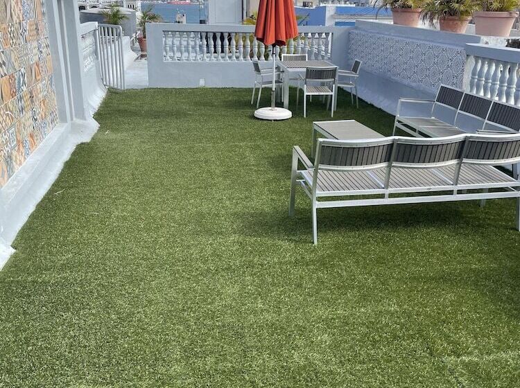 هاستل Navona Studios