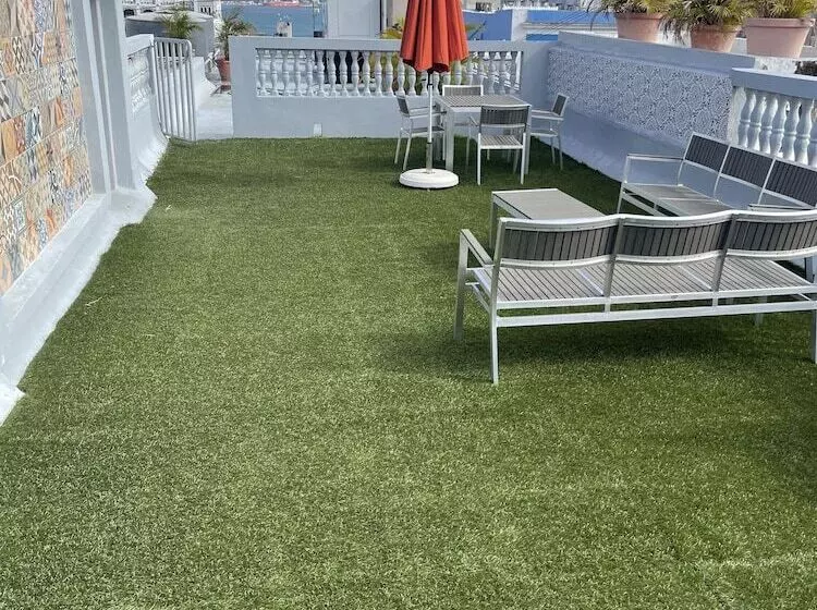 هاستل Navona Studios