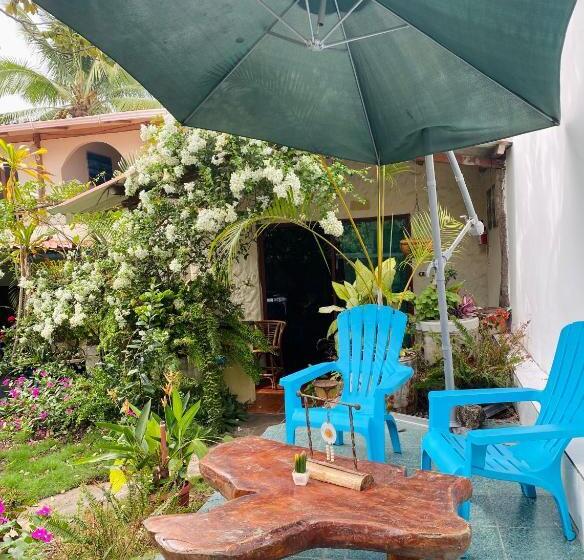 Nelyza S Suites & Adventure