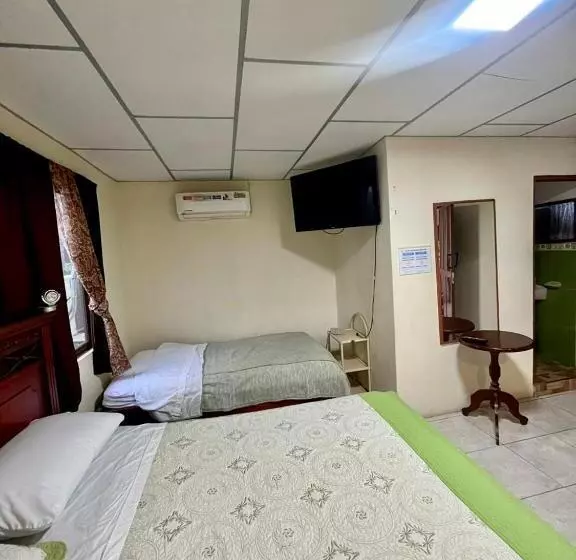 Nelyza S Suites & Adventure