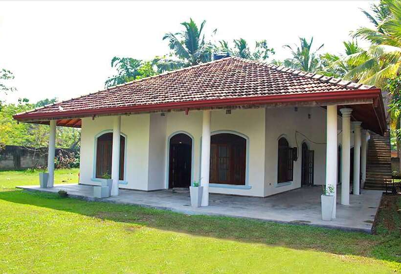 Pension Methira Villa