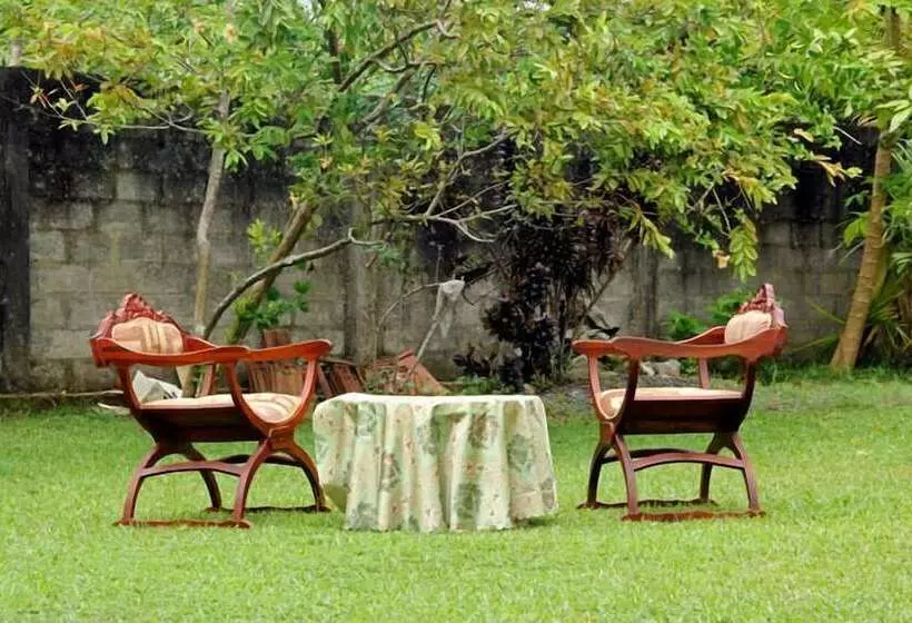 ペンション Methira Villa