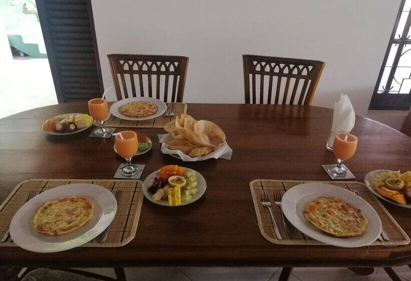 Pension Methira Villa