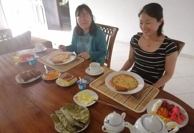 ペンション Methira Villa