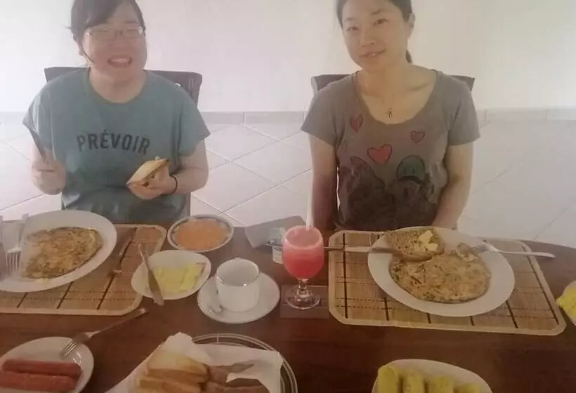 ペンション Methira Villa