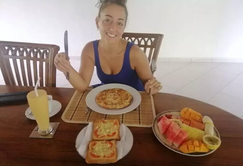 ペンション Methira Villa