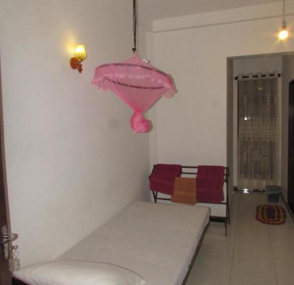 بنسيون Rainbow Guest House